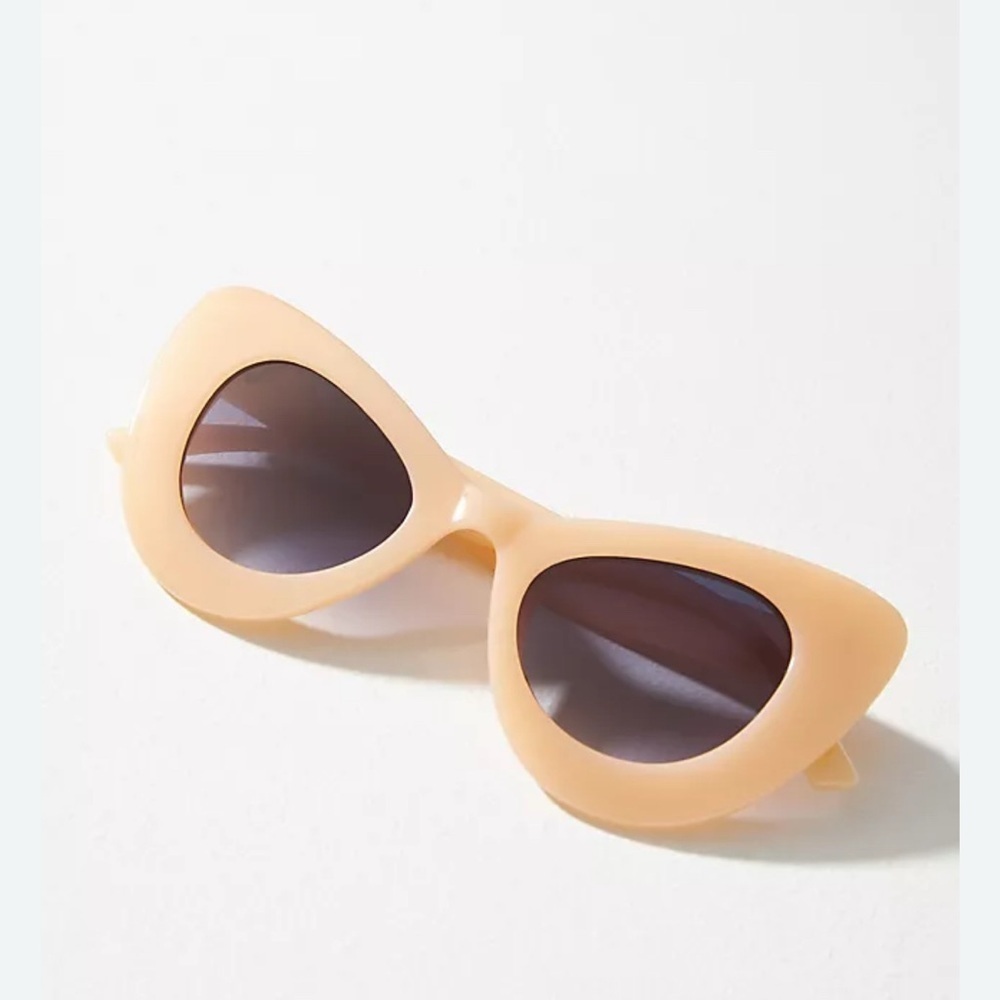 Anthropologie Oversized Curvy Cat Eye Sunglasses Neutral Pearl New With Tags